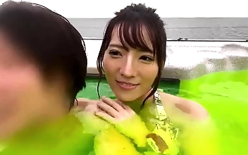 巨乳OLが彼氏と浮気して謝罪ライブ旅行～独占シオリ前編