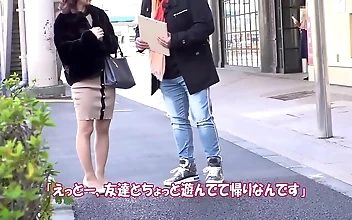 品川で人妻中出しエクスタシーの情熱的な快楽に酔いしれる