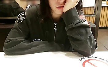 Lovense Lushとスマホで無限のオーガズムを体験 - 友達とアウトドアで楽しもう！