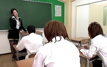 甘美な熟女を満足させる～JAV病院BDSMシーンHD画質】の作品紹介］