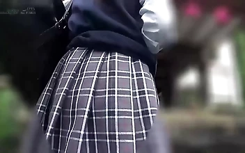 大人の男の秘めた欲望を暴く～制服姿のFカップ美女15人と温泉旅行！深田未央