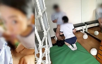 JAV 魅惑の女教師が甘美な教え子を誘惑する