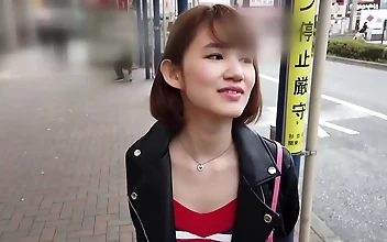 小根森瑠瑠～見逃せない甘美なJAV魅惑の女～を紹介する！