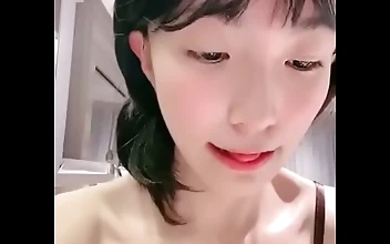 可愛い女子校生がオナニーの仕方を教えてくれる〜JAV独占配信