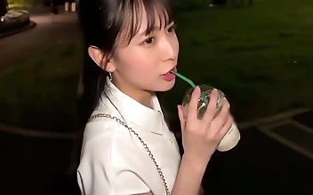 完璧なボディとキュートな顔を持つJAVの魅惑の女、なっちゃんを紹介しよう！