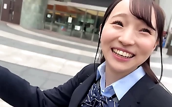 甘美な東京の女子高生、リナと欲望を満たそう！