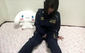 日本の熟女マネージャーのサッカー少年のチンコへの執着