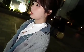 JAVビューティー麗の魅惑的な曲線美で欲望を解き放つ