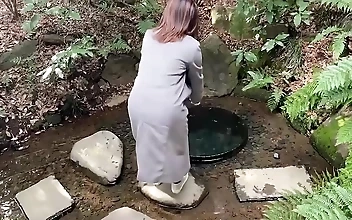 日本の初詣ナース、中出しの後に抱きつくドミナトリックス